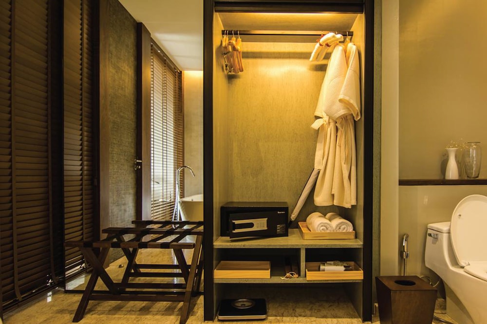 Bathroom amenities