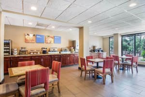 thumbnail: Breakfast area