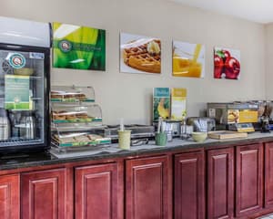 thumbnail: Breakfast area