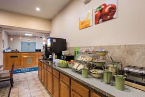 thumbnail: Breakfast area