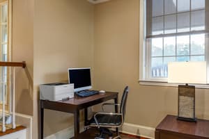 thumbnail: Business center