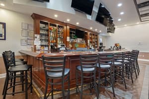 thumbnail: Bar (on property)