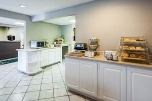 thumbnail: Breakfast area