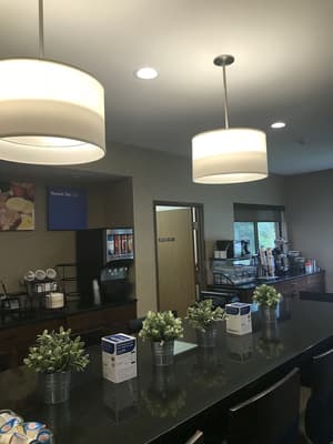 thumbnail: Business center