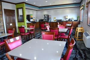thumbnail: Breakfast area