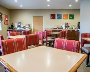 thumbnail: Breakfast area