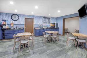 thumbnail: Breakfast area