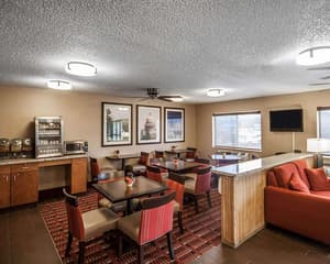 thumbnail: Breakfast area