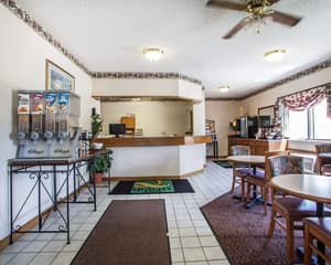thumbnail: Breakfast area