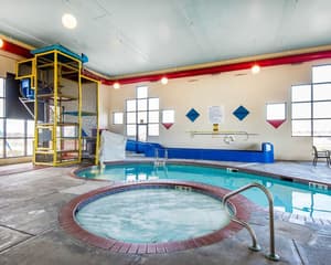 thumbnail: Pool
