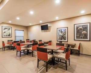 thumbnail: Breakfast area