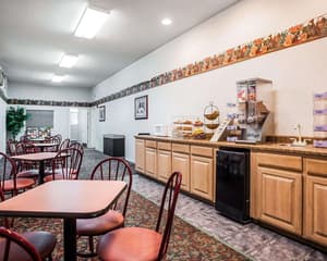 thumbnail: Breakfast area