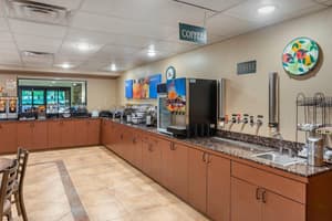 thumbnail: Breakfast area
