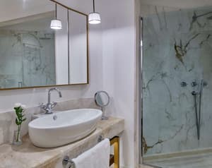 thumbnail: Bathroom shower