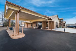 thumbnail: Front of property
