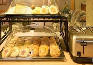 thumbnail: Breakfast area