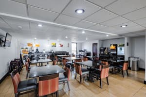 thumbnail: Breakfast area