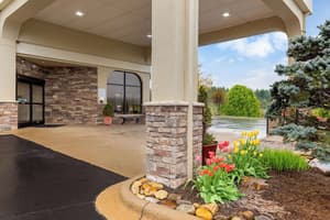 thumbnail: Exterior