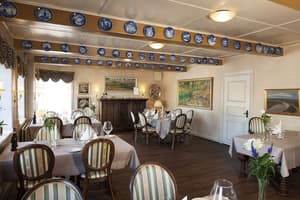 thumbnail: Banquet hall