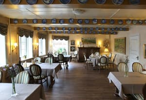 thumbnail: Restaurant