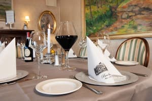 thumbnail: Restaurant