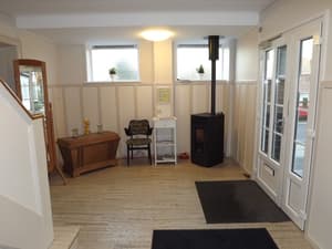 thumbnail: Interior entrance