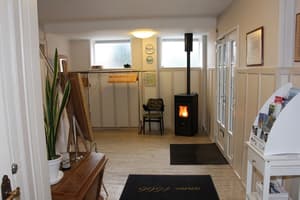 thumbnail: Interior entrance