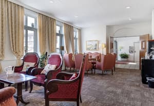 thumbnail: Lobby lounge