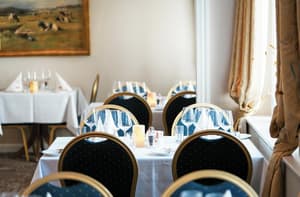 thumbnail: Restaurant