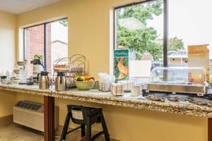thumbnail: Breakfast area