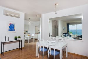 thumbnail: In-room dining