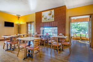 thumbnail: Breakfast area