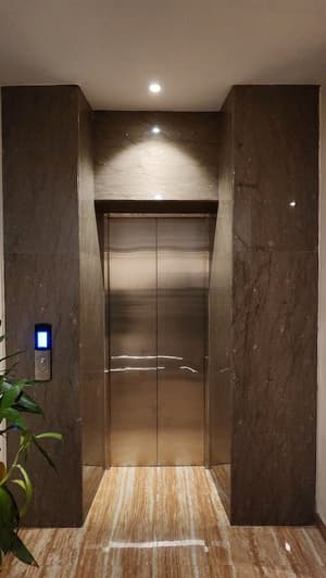 thumbnail: Elevator