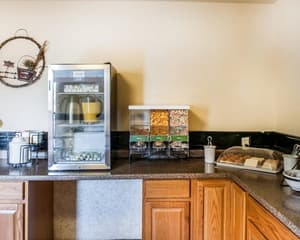 thumbnail: Breakfast area