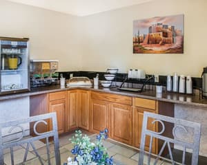 thumbnail: Breakfast area
