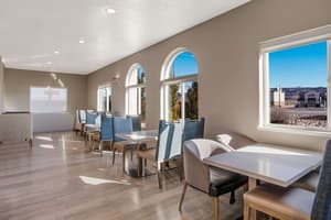 thumbnail: Breakfast area