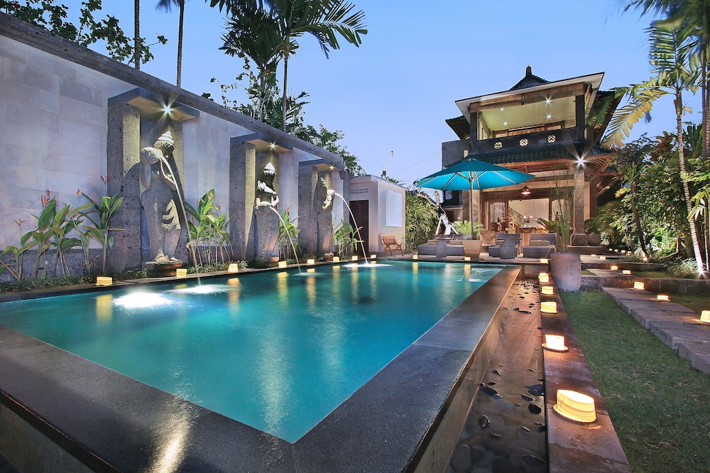 Private pool