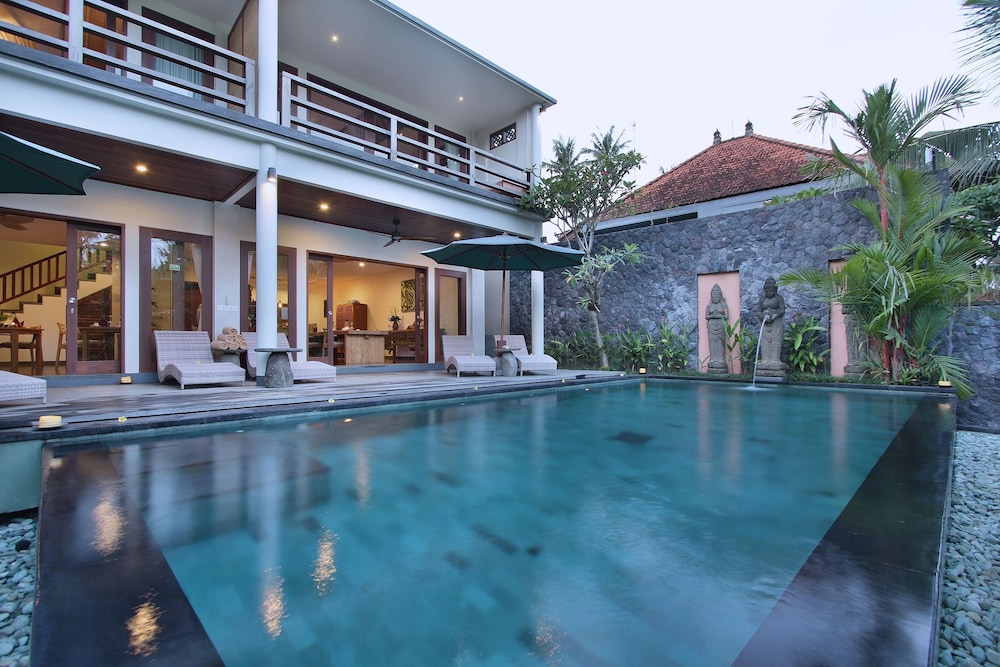 Natural pool
