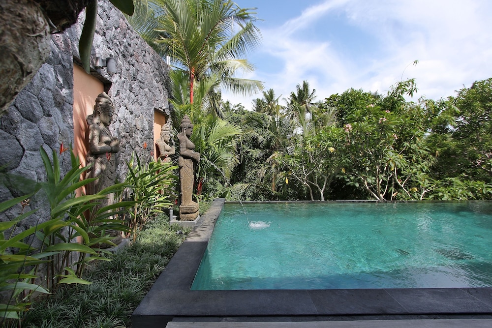Natural pool