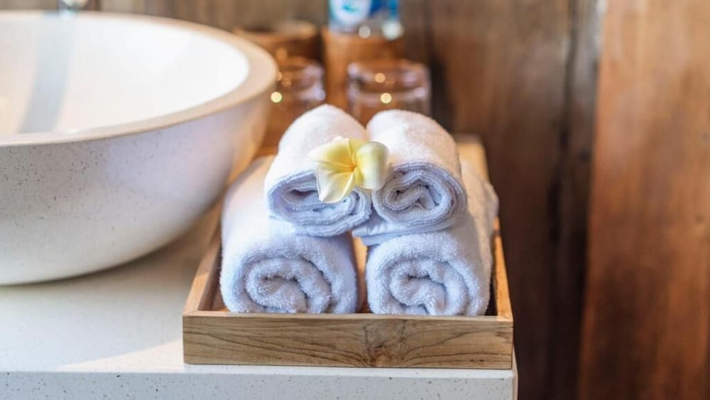 Bathroom amenities
