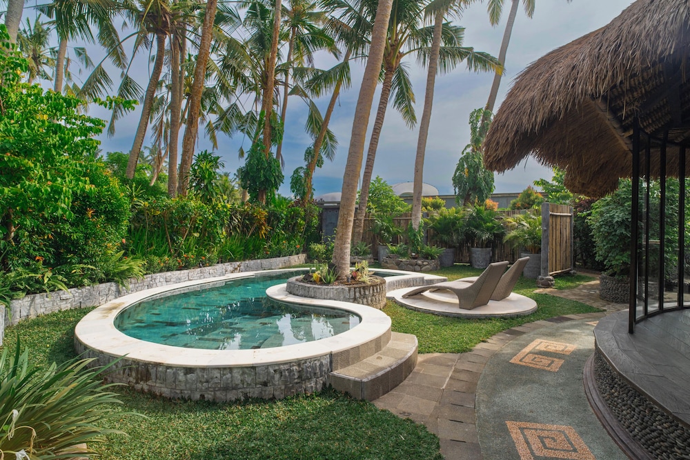 Private pool