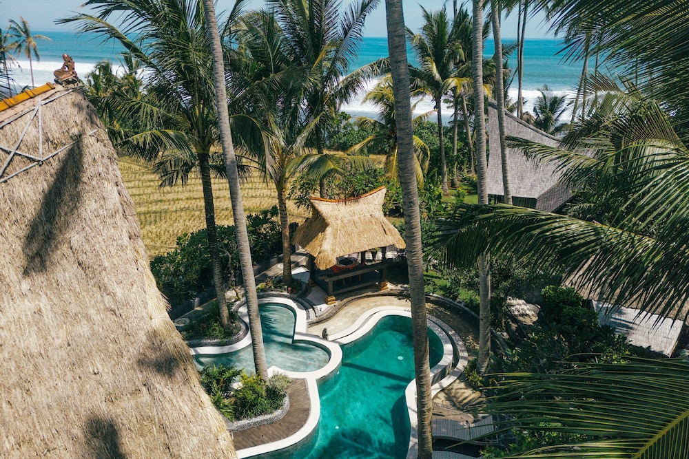 Private pool