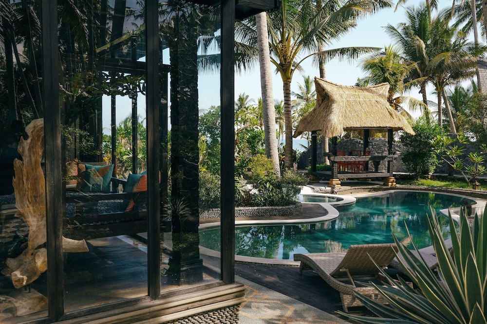 Private pool