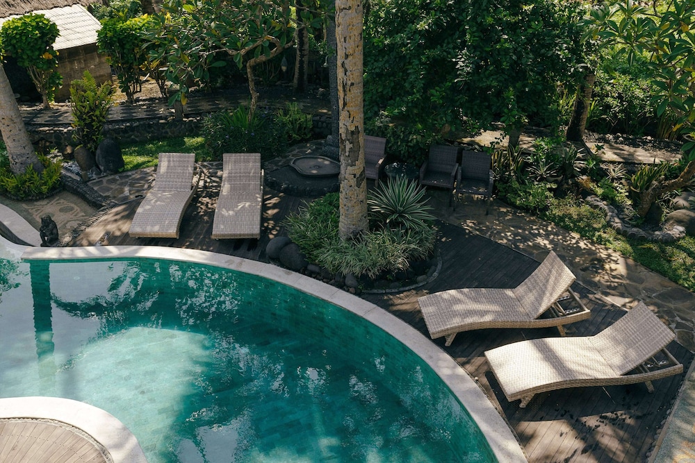 Private pool