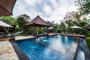 thumbnail: Outdoor pool
