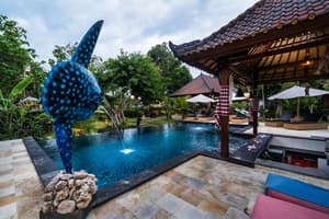 thumbnail: Outdoor pool