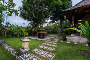 thumbnail: Property grounds