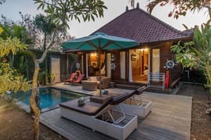 thumbnail: Front of property