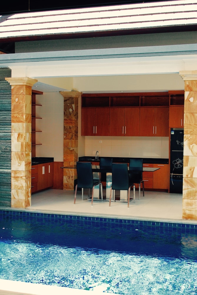 Private pool