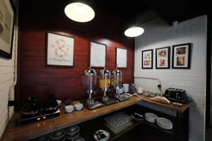 thumbnail: Restaurant